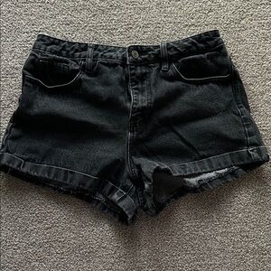 pacsun - mom short (black denim)